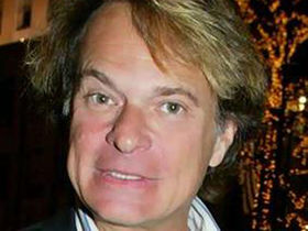 David Lee Roth puts nuts in mouth, almost dies